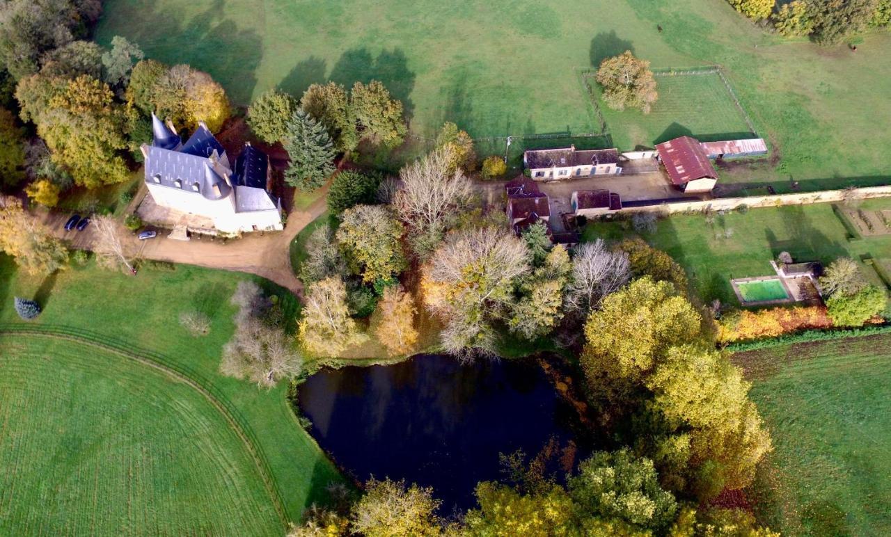 De Chateau De Vaux * Yvre-l'Eveque